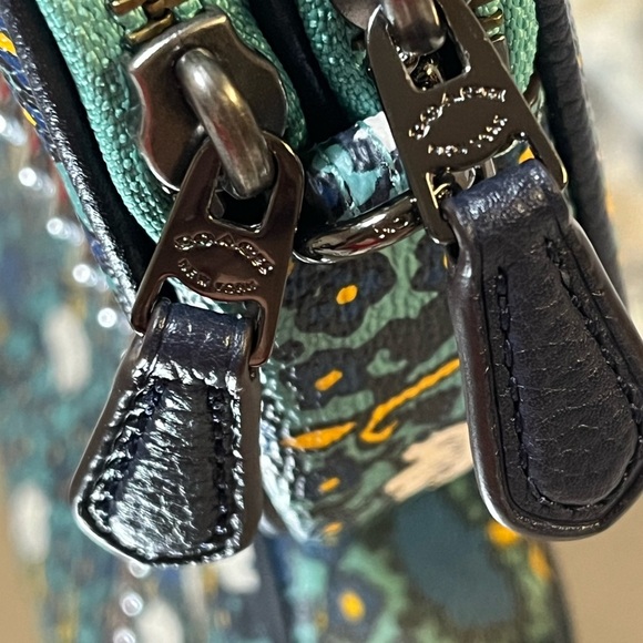 Coach NY, Yankee Floral Print Canvas Crossbody Clutch Bag Purse Teal - Picture 12 of 16